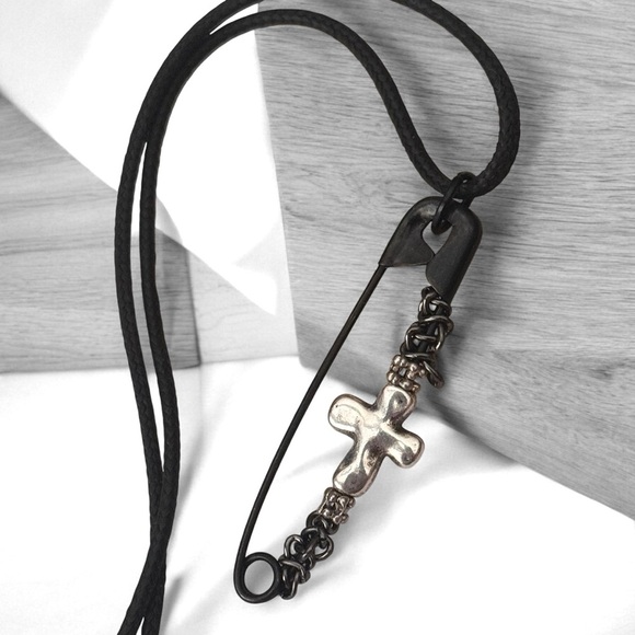 5 For $25💫Punk Rocker Black Safety Pin Cross Pendant Necklace - Picture 1 of 3